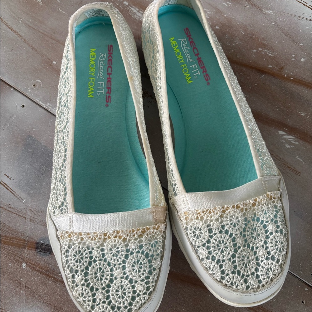 Skechers Women's White Lace Flats